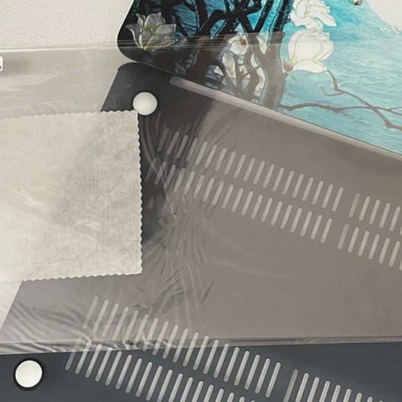 MacBook Air 13.3 Inches Laptop Hard Shell Cover - Picture 5 of 5